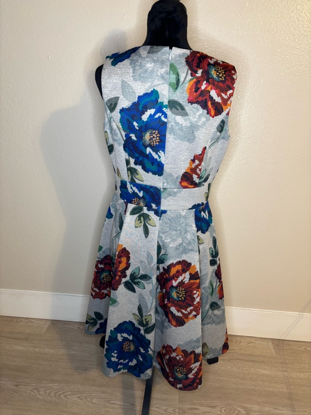 Calvin Klein Gray Floral Fit-and-Flare Dress Size 12 - Picture 3 of 6